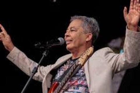 Hyldon tem paixões expostas em filme sobre as estradas certas e erradas do artista projetado com álbum de 1975. Fonte G1...